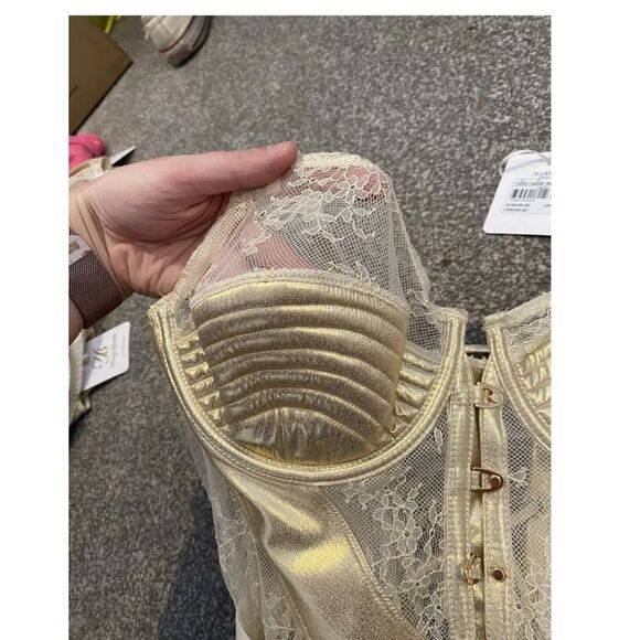 Elegant Cream Women's Intimate Set - Picture 3 of 10